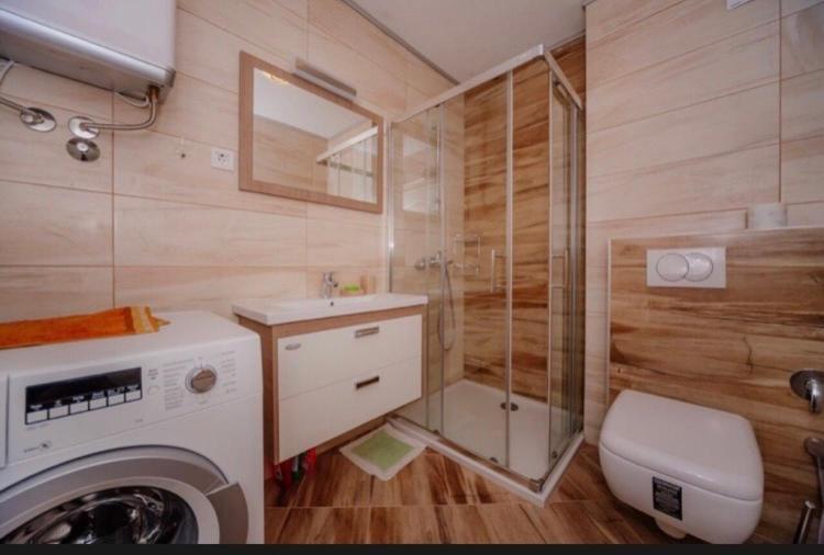 Vila V Lux Apartments Petrovac エクステリア 写真