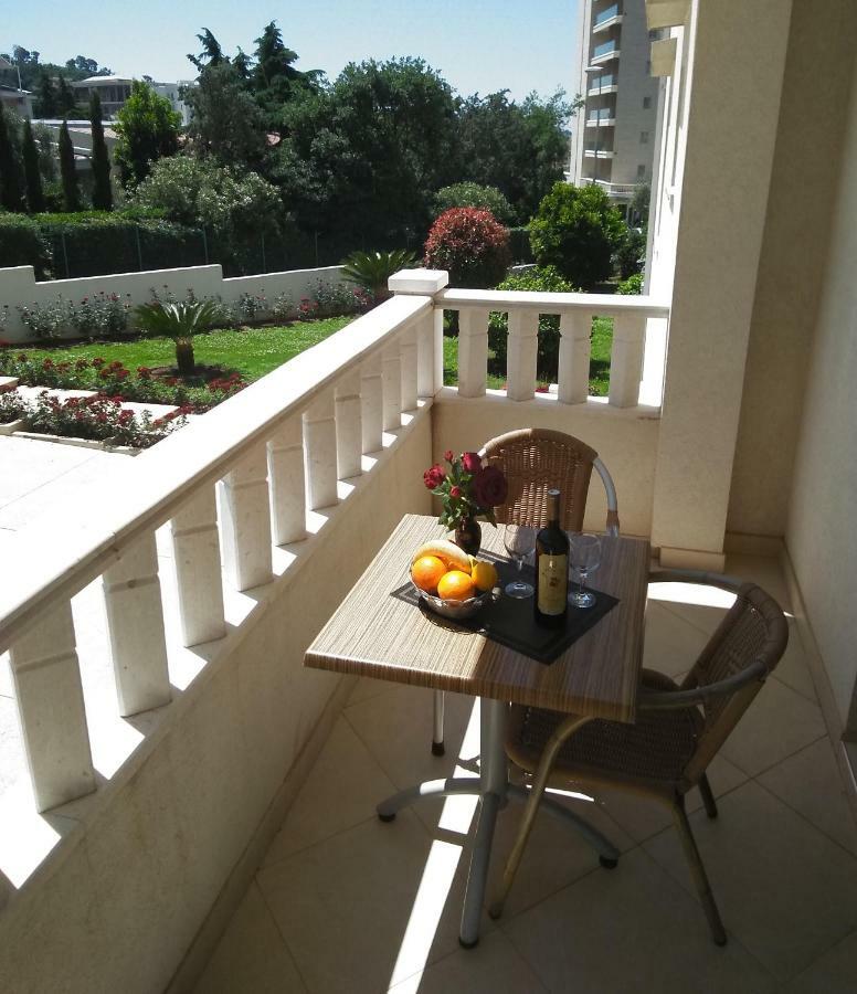 Vila V Lux Apartments Petrovac エクステリア 写真