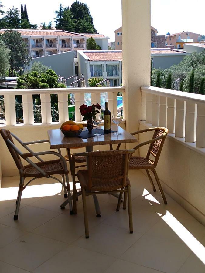 Vila V Lux Apartments Petrovac エクステリア 写真